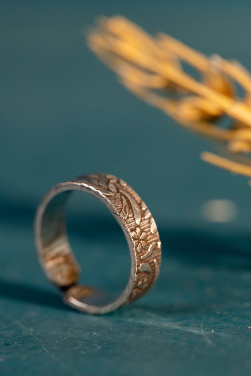 Beautiful Flower Pattern Silver Band Ring