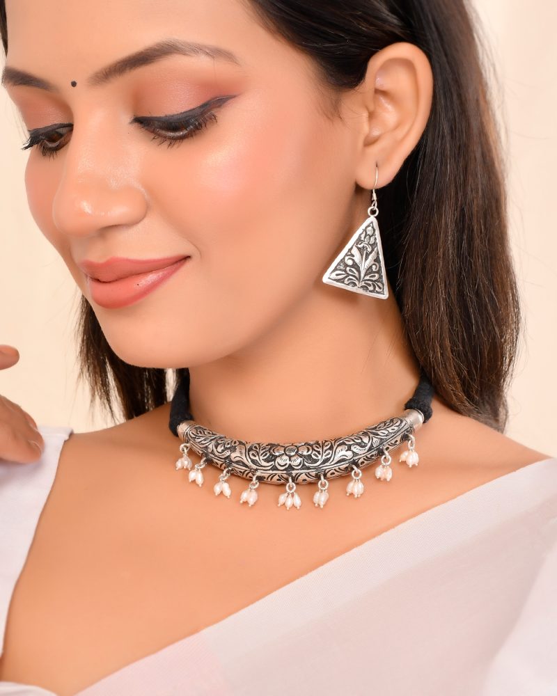 Silver Pearl Drop Hasli With Earrings Set