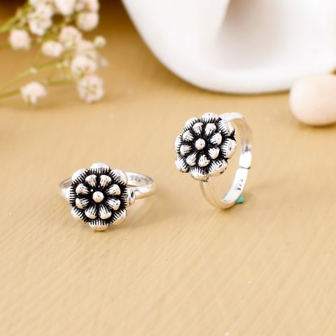 Fabulous Flower Silver Toe Ring